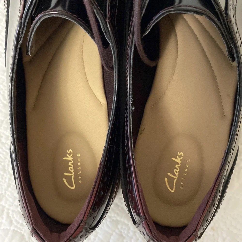 Ladies’ Oxfords by Clarks - Picture 8 of 14